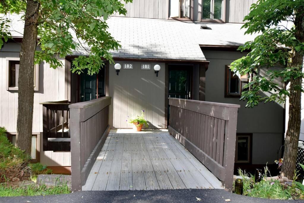 3-Bedroom Vacation Home Steps To Camelback Ski Area Ski-In Ski-Out Crescent Lake Exterior foto